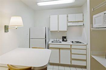 Отель Homestead Studio Suites Dallas-Las Colinas