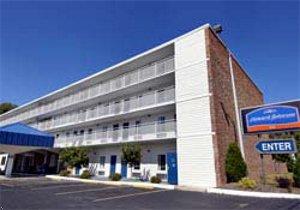 Отель Howard Johnson Express Inn Staunton