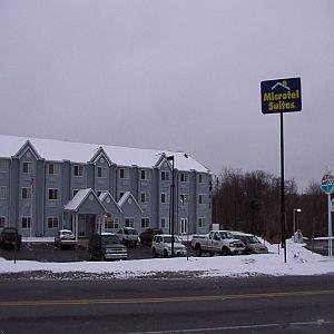 Отель Microtel Suites Mt.  Airy