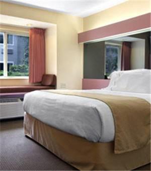 Отель Microtel Inn Knoxville