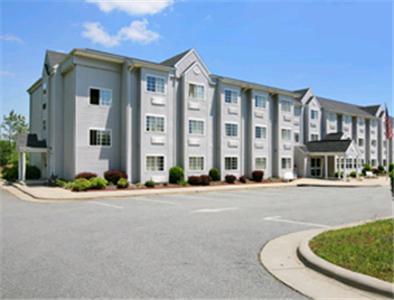 Отель Microtel Inn & Suites Hillsborough