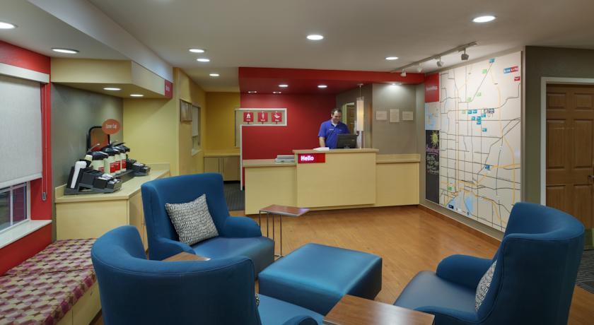 Отель TownePlace Suites Tampa North I-75 Fletcher