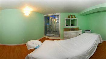 Отель Quality Inn & Suites Eureka Springs
