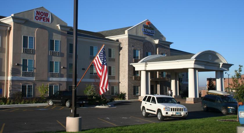Отель Holiday Inn Express Hotel & Suites EVANSTON
