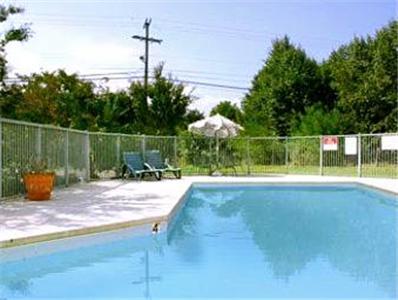 Отель Howard Johnson Inn - Airport