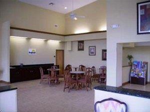 Отель Days Inn Suites Tavares - Mount Dora