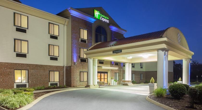 Отель Holiday Inn Express Charles Town