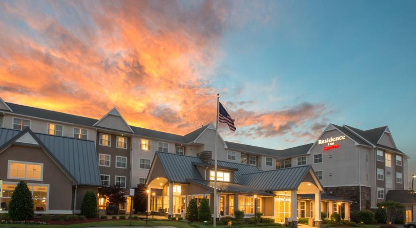 Отель Residence Inn Fayetteville Cross Creek