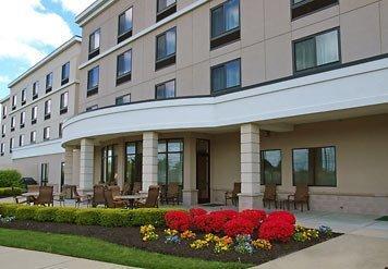 Отель Courtyard by Marriott Republic Airport Long Island Farmingdale