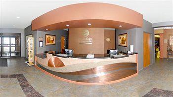 Отель Comfort Inn & Suites