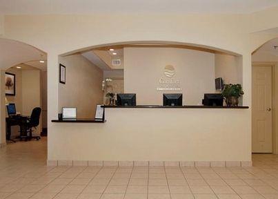 Отель Comfort Inn & Suites