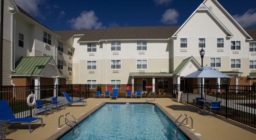 Отель TownePlace Suites Huntsville