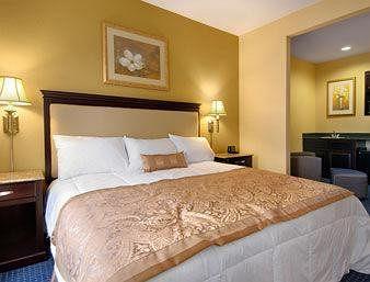 Отель Wingate by Wyndham Mt. Laurel