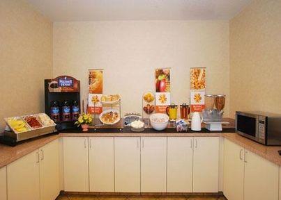 Отель Sleep Inn & Suites