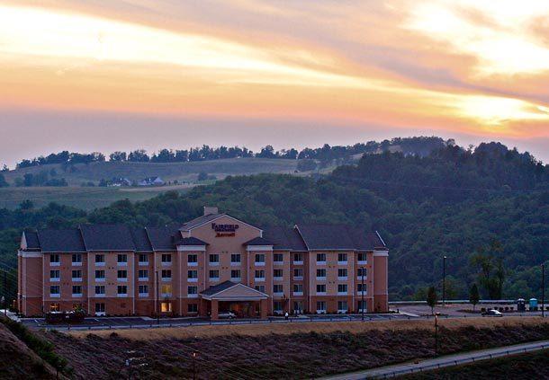 Отель Fairfield Inn & Suites Morgantown Granville