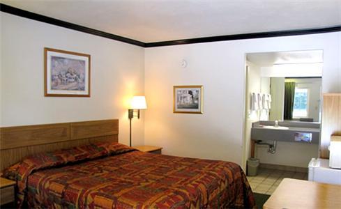 Отель Town House Motel