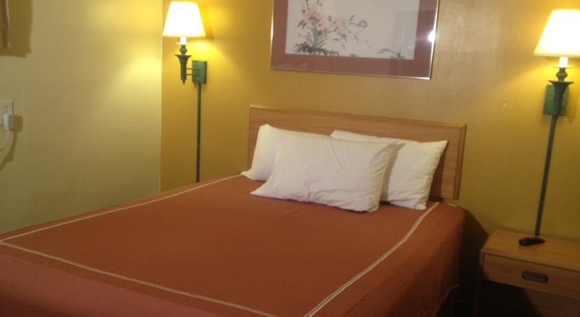 Отель Caravan Motel