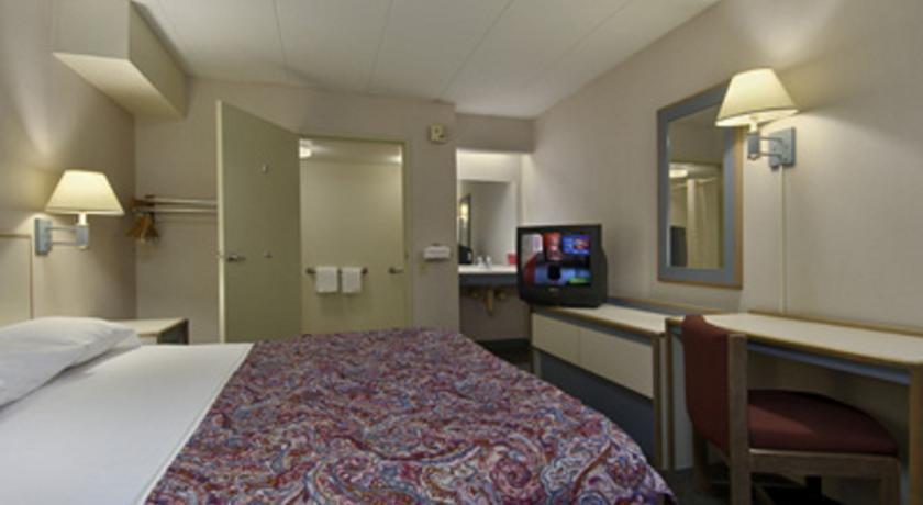 Отель Red Roof Inn Toledo - Maumee