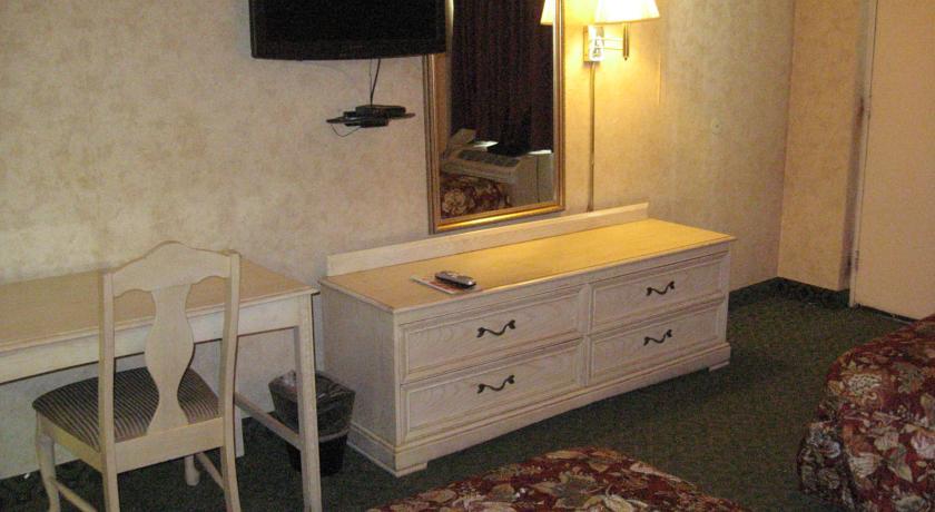 Отель El Dorado Motor Inn