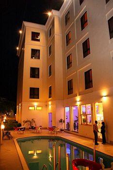 Отель Chesney Hotel
