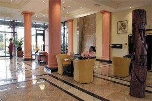 Отель Le Méridien Ogeyi Place 