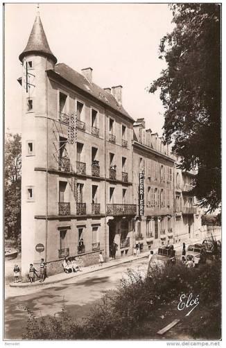 Отель Cleotel