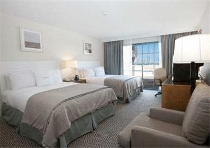 Отель DoubleTree by Hilton San Pedro