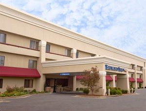 Отель Baymont Inn & Suites Fort Smith