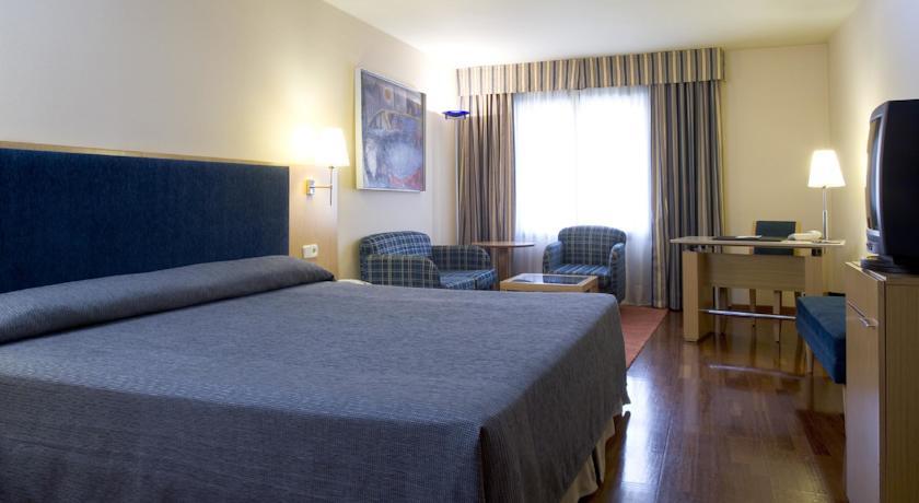Отель NH Lleida Pirineos