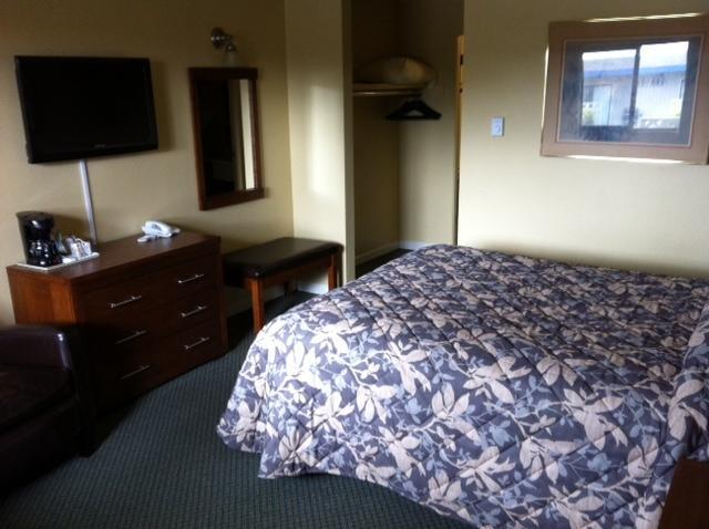 Отель Canadas Best Value Inn Langley