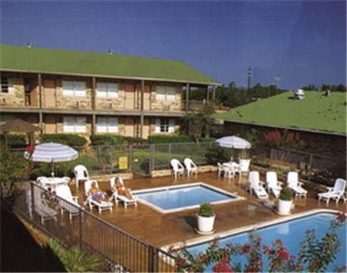 Отель Americas Best Value Inn & Suites Tyler