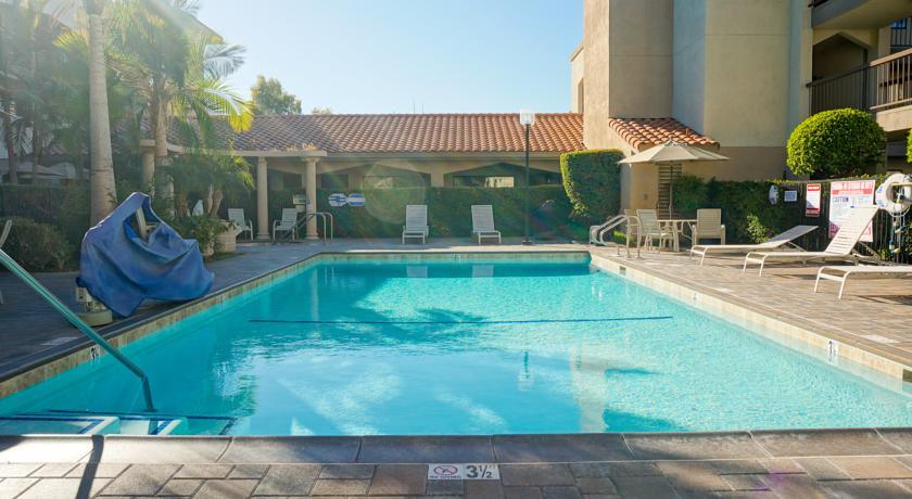 Отель Best Western PLUS Orange County Airport North
