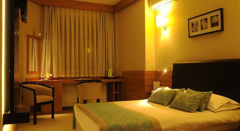 Отель Hotel Basri