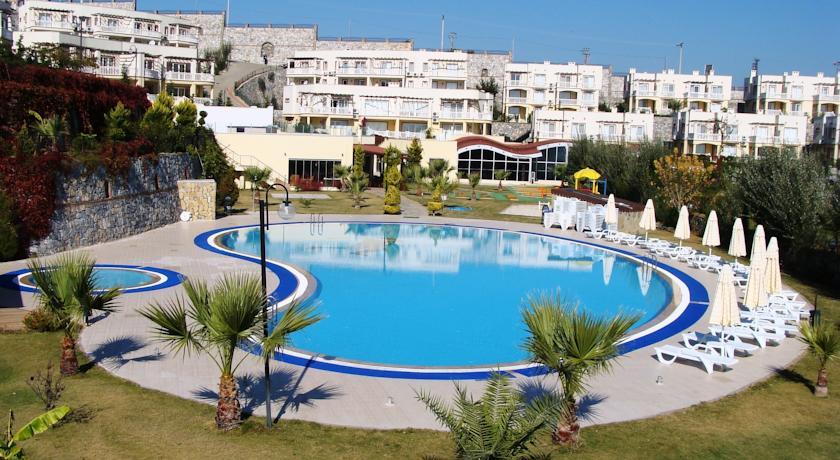 Вилла Lakeside Garden Holiday Village
