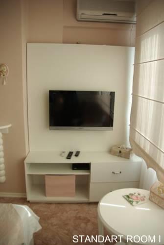 Отель Parla Viens Suites
