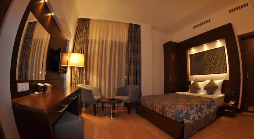 Отель Small Beach Hotel