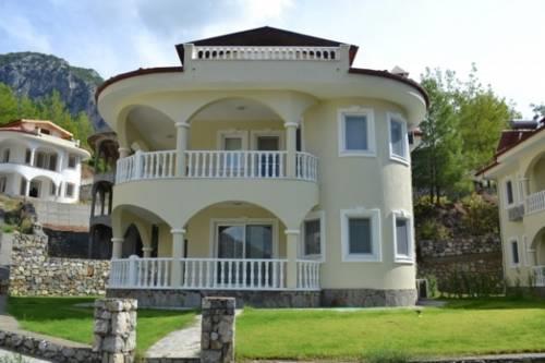 Отель Lakestone Villa