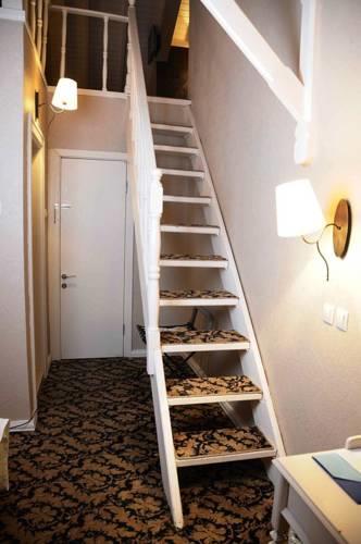 Отель Hotel Montania