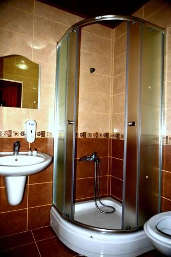 Отель Akyuz Kardesler Hotel & Bungalow