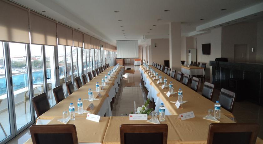 Отель Perla Hotel