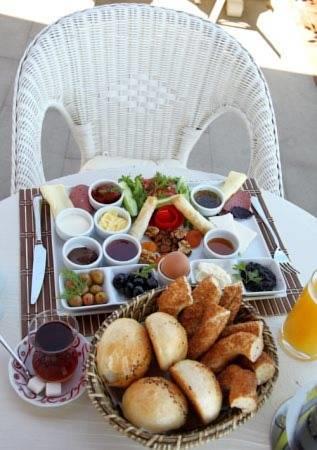 Отель Trilyali Hotel