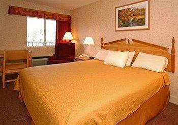 Отель Quality Inn University