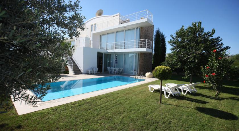 Feronia Villas