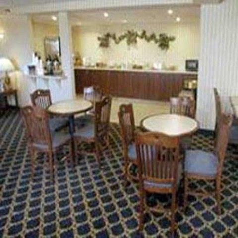 Отель La Quinta Inn & Suites St. Albans
