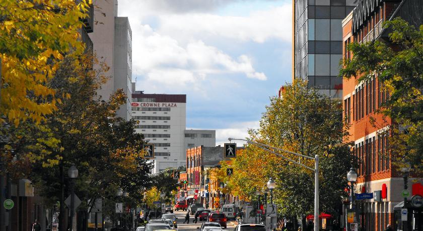Отель Crowne Plaza Hotel Moncton Downtown