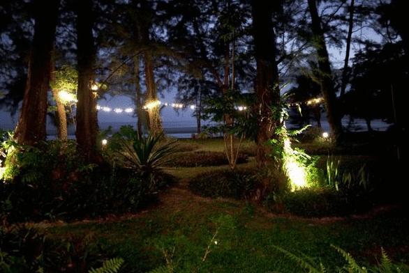 Отель The Emerald Bungalows Resort