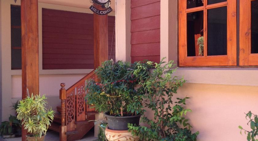 Отель Chok-wasana Guest House