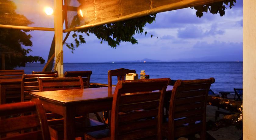 Отель Thaniza Beachfront Resort