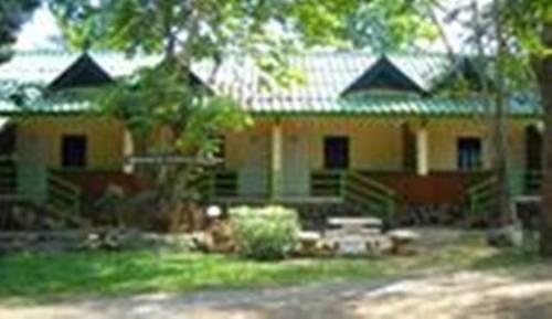 Отель Chatpetch Resort