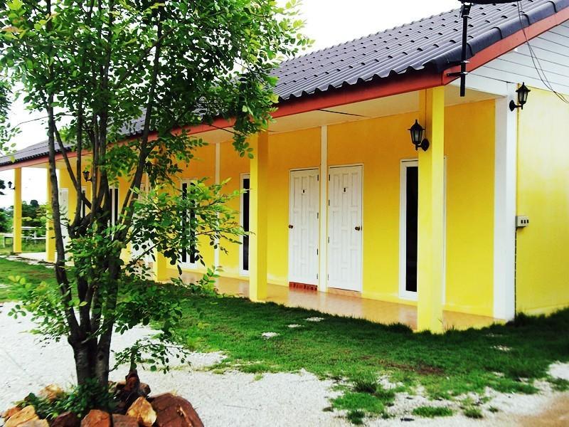 Отель Wattanawan Resort